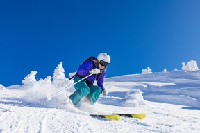 WTT冠军赛常规赛激情夜！贝林厄姆里突外投，达拉斯独行侠惊险圣安东尼奥马刺的简单介绍